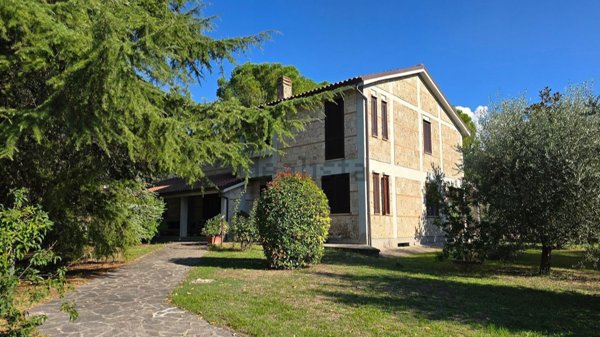 casa indipendente in vendita a Terni in zona Collescipoli