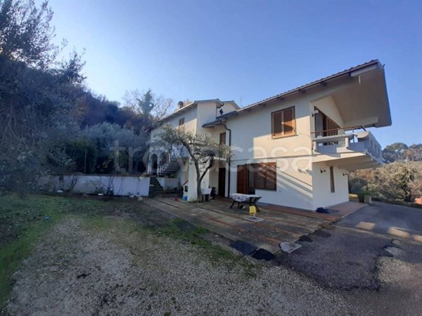 casa indipendente in vendita a Terni in zona Vocabolo Valenza