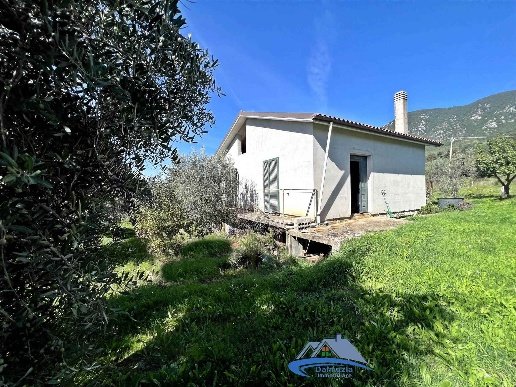 casa indipendente in vendita a Terni in zona Piedimonte