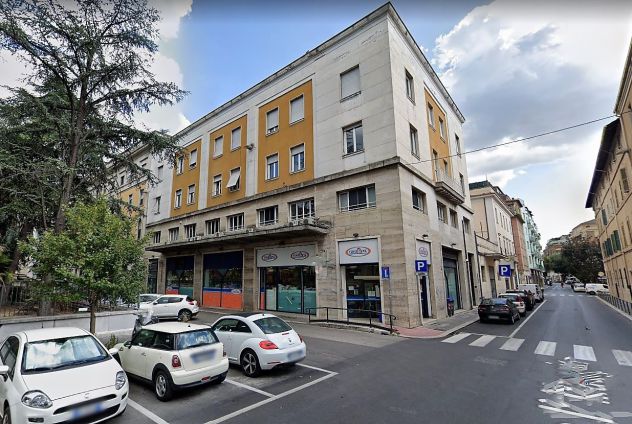locale commerciale in vendita a Terni