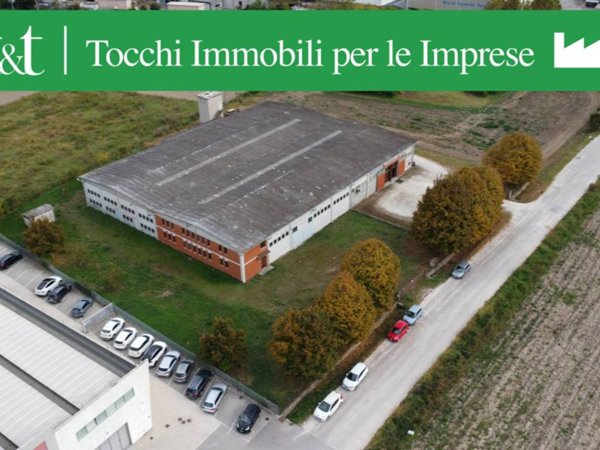 locale commerciale in vendita a Terni in zona Collescipoli