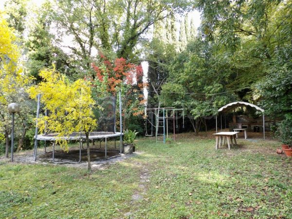 casa indipendente in vendita a Terni