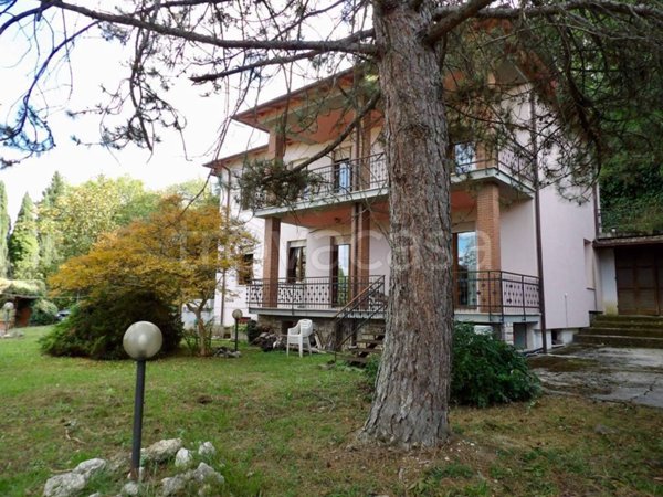 casa indipendente in vendita a Terni