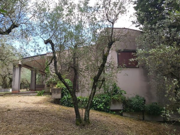 casa indipendente in vendita a Terni in zona Centro Città