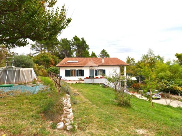 casa indipendente in vendita a Terni in zona Vocabolo Valenza