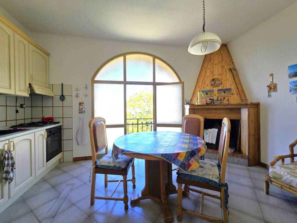 casa indipendente in vendita a Terni in zona Miranda