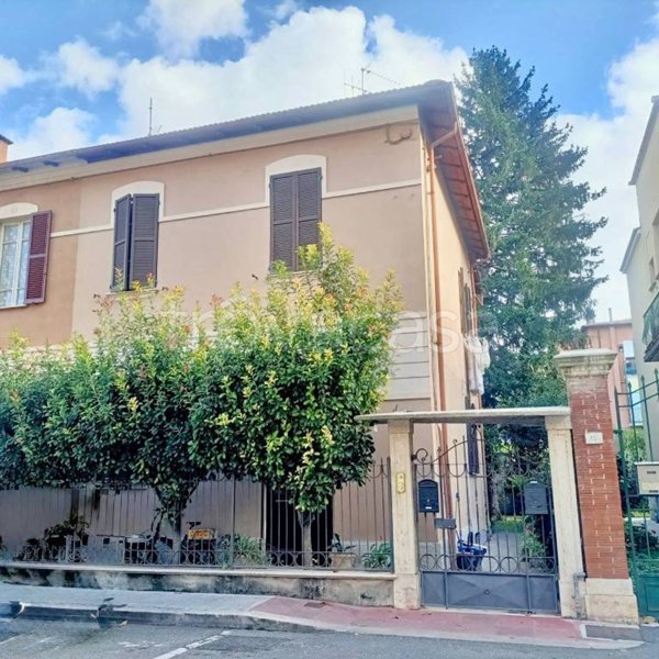 casa indipendente in vendita a Terni in zona Centro Città