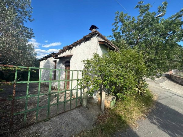 casa indipendente in vendita a Terni