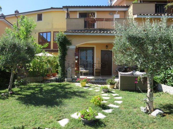 casa indipendente in vendita a Terni in zona Poscargano