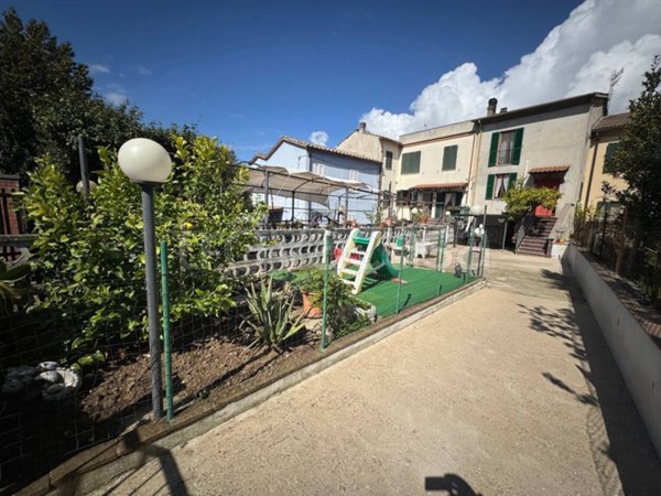 casa indipendente in vendita a Terni in zona Vocabolo Valenza