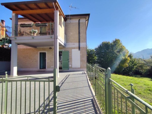 casa indipendente in vendita a Terni