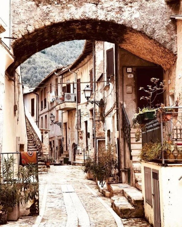 casa indipendente in vendita a Terni in zona Marmore