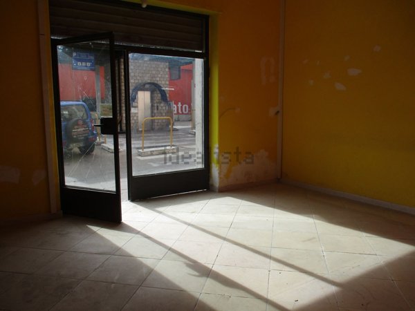 locale commerciale in vendita a Terni in zona Centro Città
