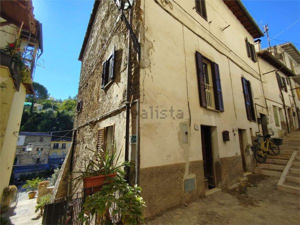 appartamento in vendita a Terni in zona Papigno