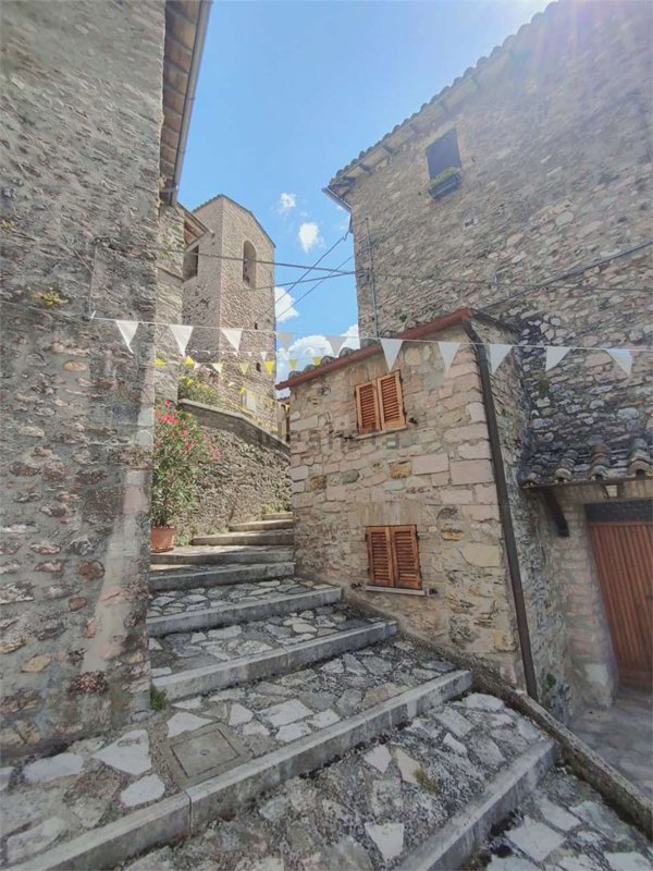 appartamento in vendita a Terni in zona Papigno