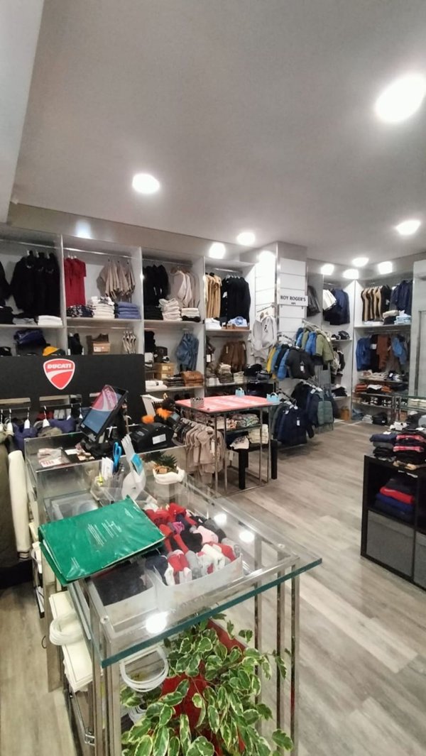 locale commerciale in vendita a Terni