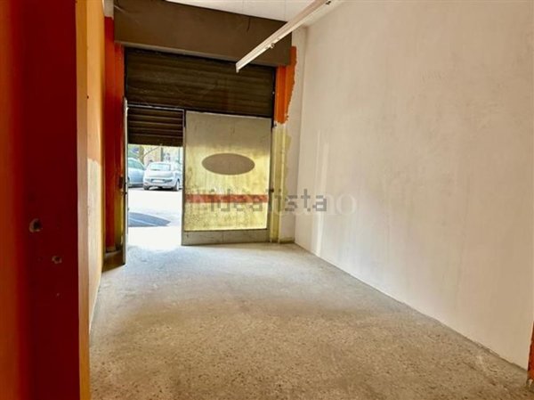 locale commerciale in vendita a Terni