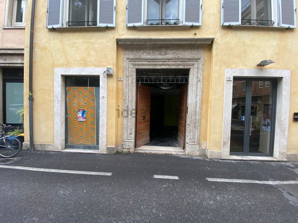 locale commerciale in vendita a Terni in zona Centro Città