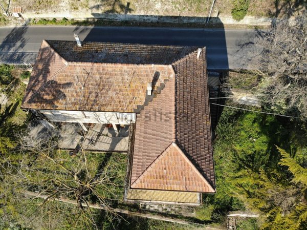 casa indipendente in vendita a Terni