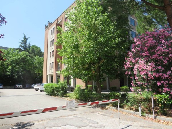 locale di sgombero in vendita a Terni