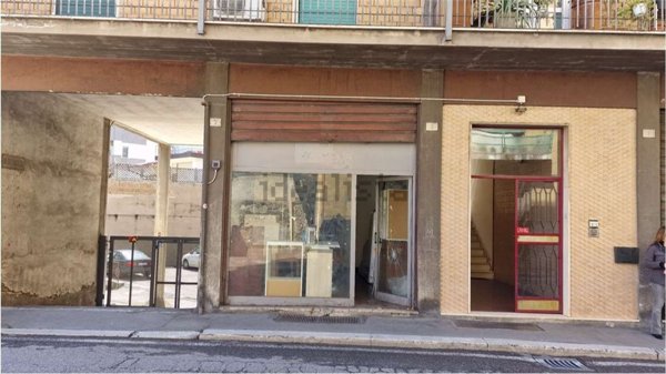 locale commerciale in vendita a Terni