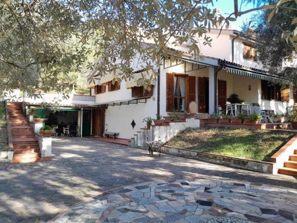 casa indipendente in vendita a Terni in zona Piedimonte