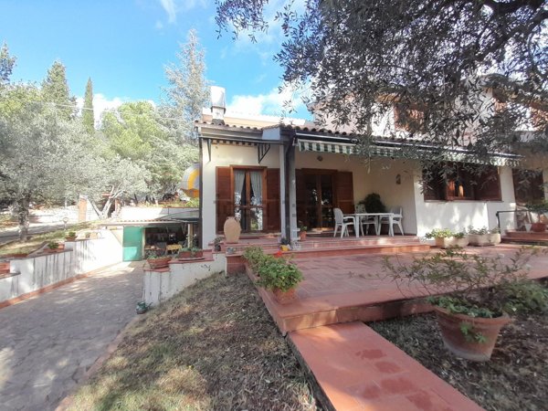 casa indipendente in vendita a Terni in zona Piedimonte