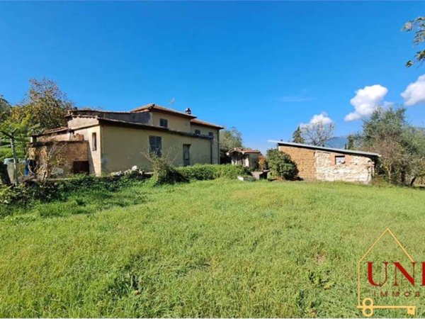 casa indipendente in vendita a Terni in zona Vocabolo Valenza