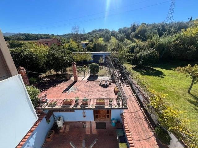 casa indipendente in vendita a Terni