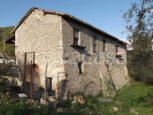 casa indipendente in vendita a Terni in zona Centro Città