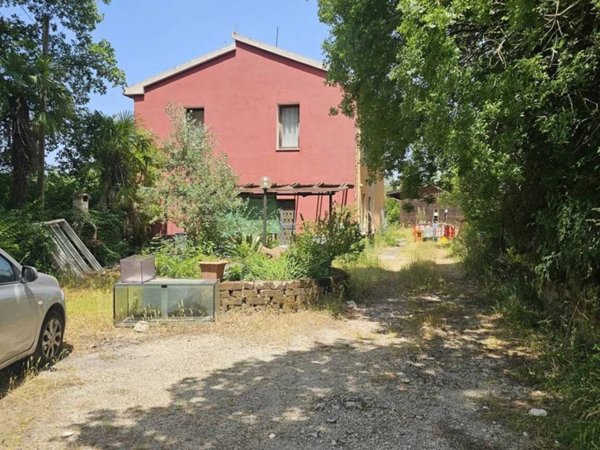 casa indipendente in vendita a Terni in zona Vocabolo Valenza