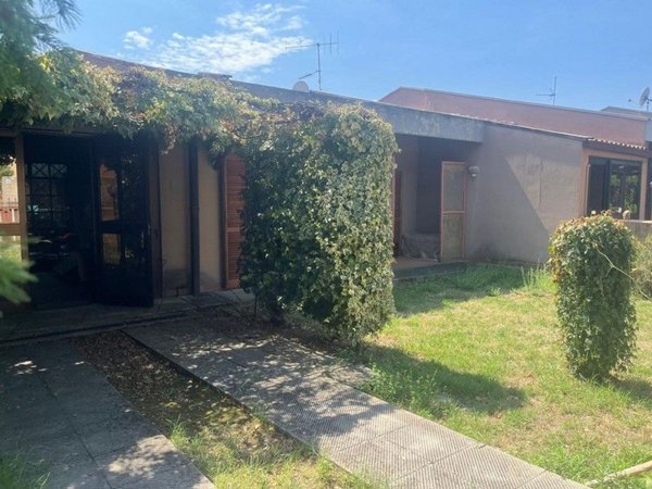 casa indipendente in vendita a Terni in zona Cinque Strade