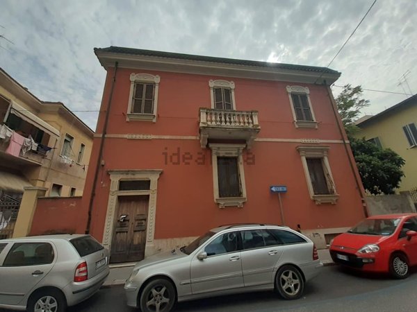 casa indipendente in vendita a Terni