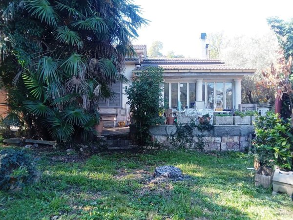 casa indipendente in vendita a Terni in zona Vocabolo Valenza