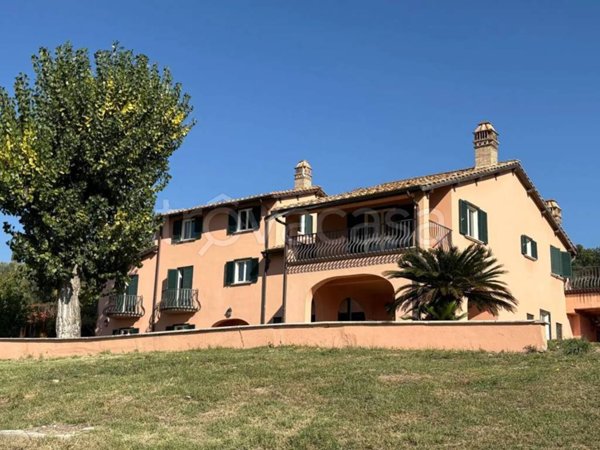 casa indipendente in vendita a Terni in zona Piedimonte