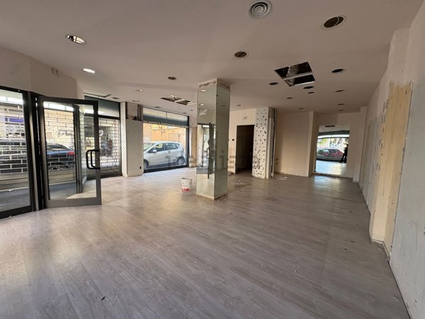 locale commerciale in vendita a Terni