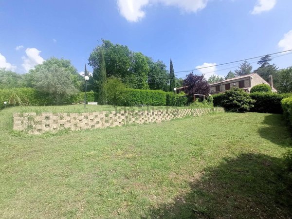 casa indipendente in vendita a Terni