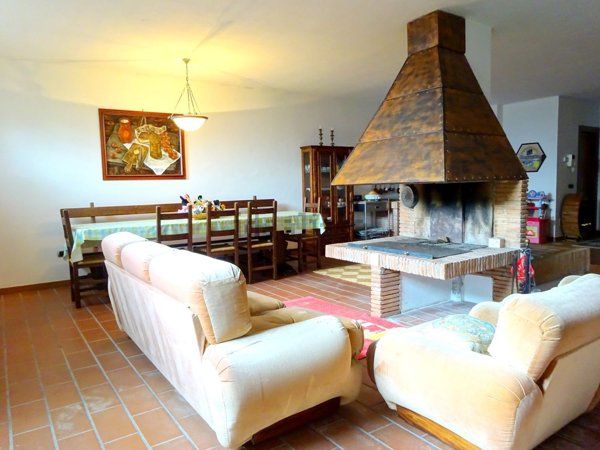 casa indipendente in vendita a Terni in zona Centro Città