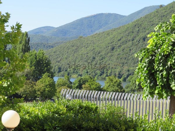 appartamento in vendita a Terni in zona Piediluco