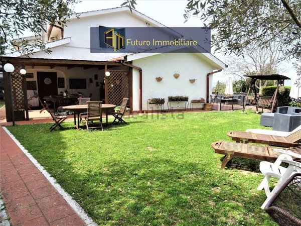 casa indipendente in vendita a Terni