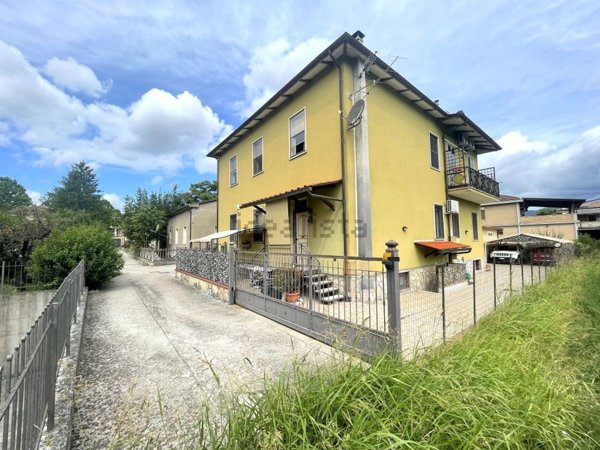 casa indipendente in vendita a Terni