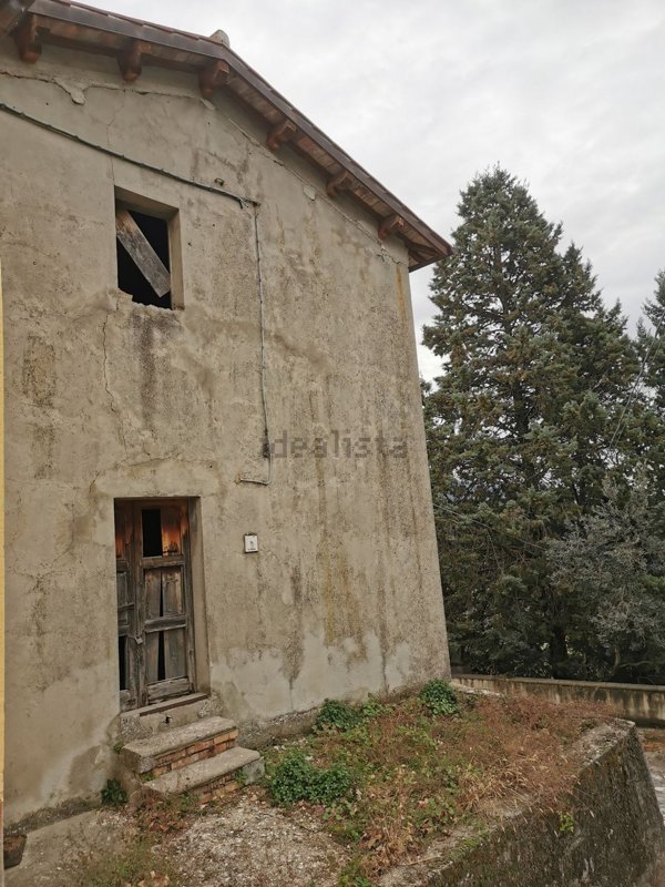 casa indipendente in vendita a Terni in zona Pracchia