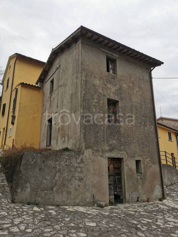casa indipendente in vendita a Terni in zona Pracchia