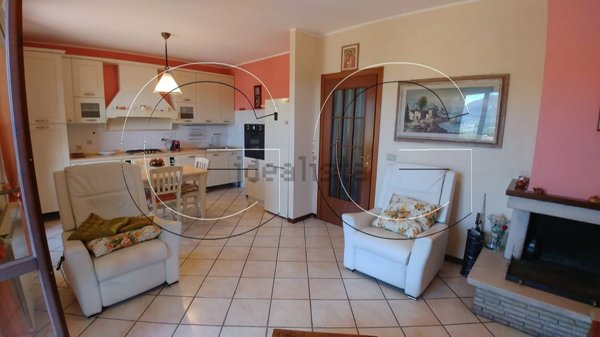 casa indipendente in vendita a Terni