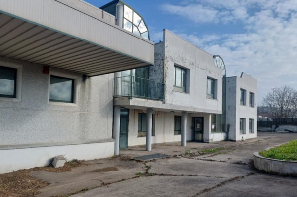 capannone in vendita a Terni in zona Collescipoli