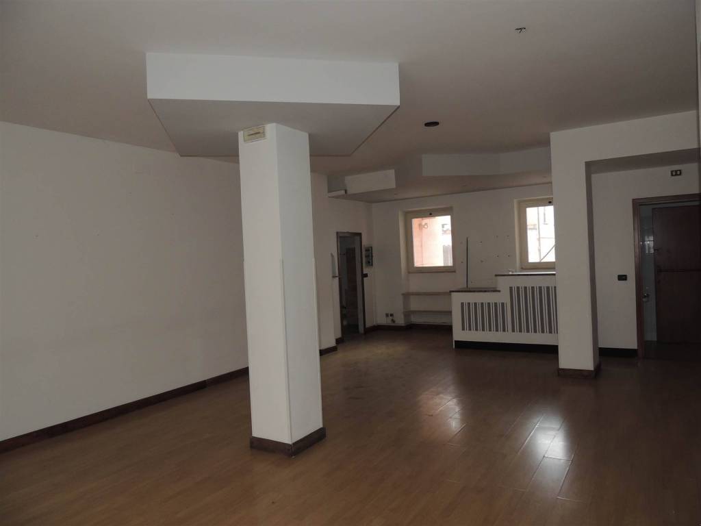 negozio in vendita a Terni in zona Centro Città