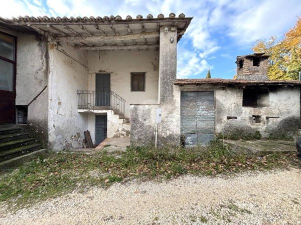 casa indipendente in vendita a Terni in zona Cesi