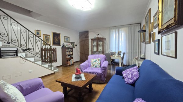 casa indipendente in vendita a Terni in zona Rivo