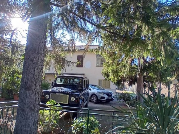 casa indipendente in vendita a Terni in zona Vocabolo Valenza