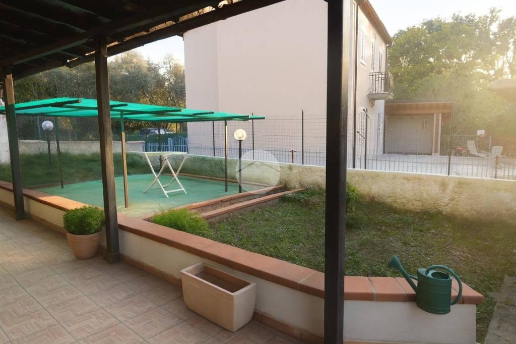 casa indipendente in vendita a Terni